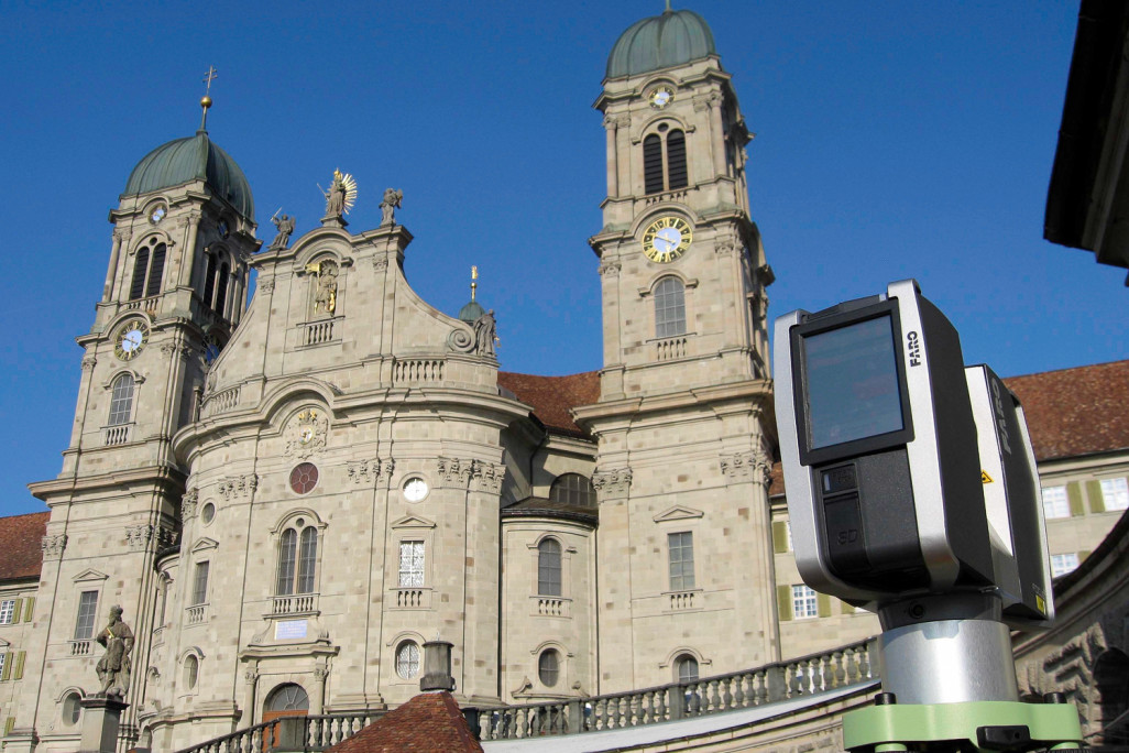 Gebäudevermessung der Arkaden auf dem Klosterplatz Einsiedeln, HMQ Gebäudeaufnahme