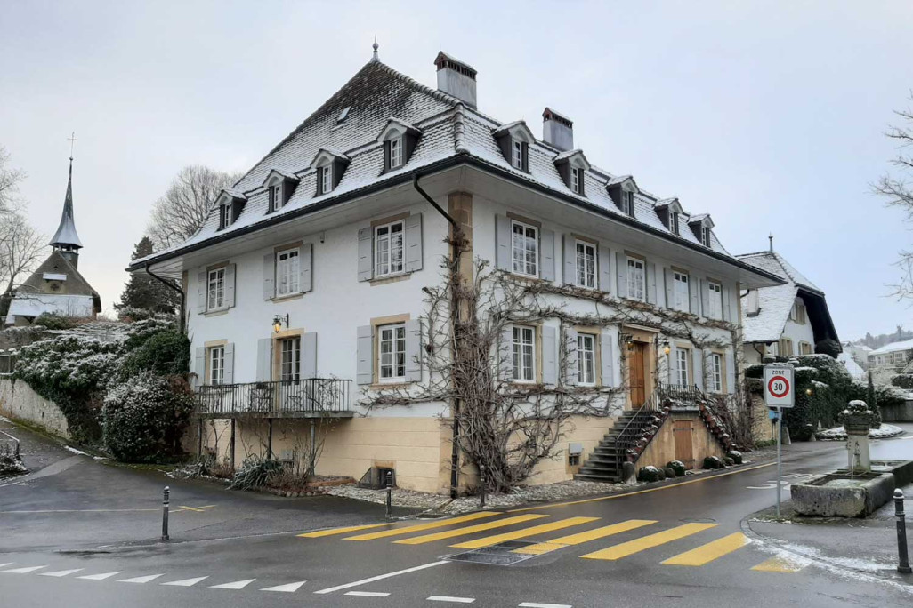 Meyriez FR, Gebäudeaufnahme von einem Landhaus, HMQ AG