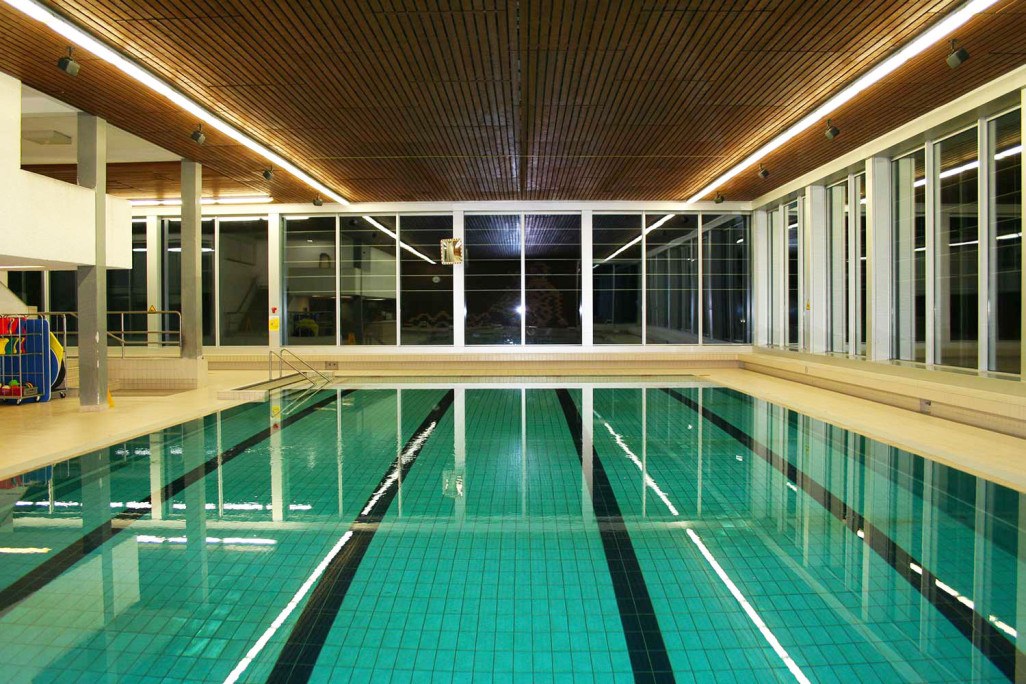 Gebäudeaufnahme Hallenbad Zizers GR